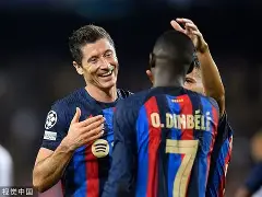 沙尔克客场惨败,球迷抨击主帅战术怎么办